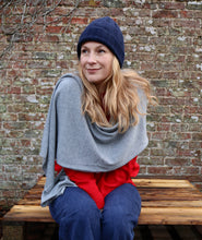 Recycled Cashmere Beanie in Navy