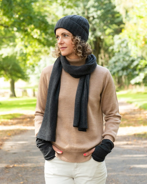 Unisex Recycled Cashmere Scarf in Charcoal